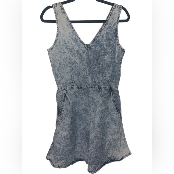 🍀‎ 5/$25🍀 Indigo Rein size small white wash denim dress - Picture 1 of 10